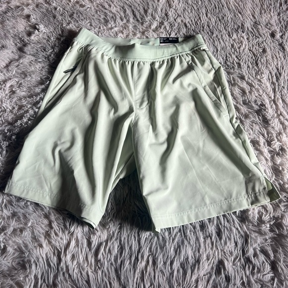 NWT Xersion comfort stretch waistband green shorts - Picture 1 of 3
